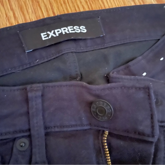 Black express 4 short mid rise jean legging great for fall. - Picture 3 of 5